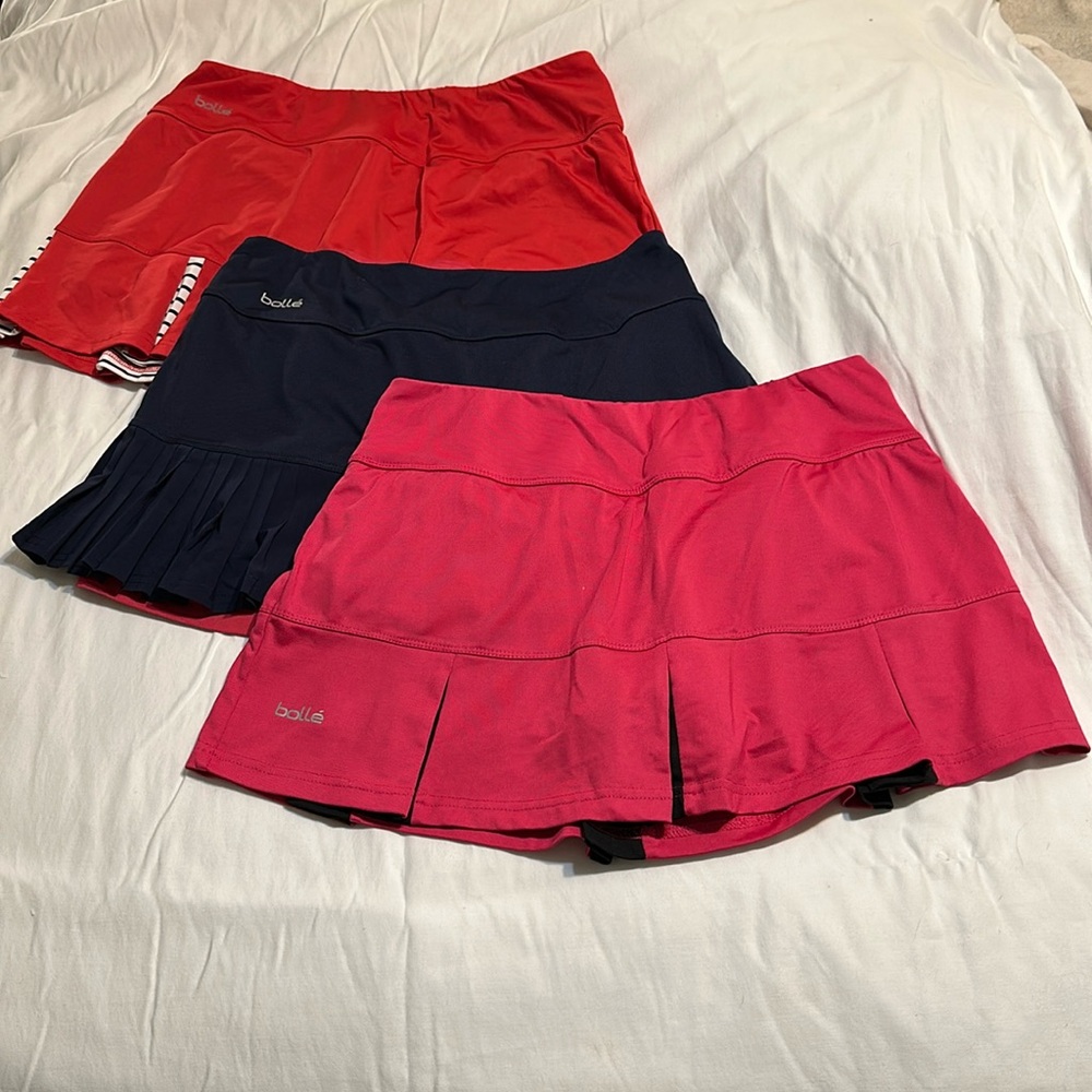 Bole: 3 tennis skirts